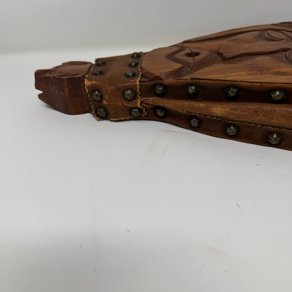 Antique folk, art fireplace, wood, and leather bellows Indian fox beaver - Picture 13 of 15